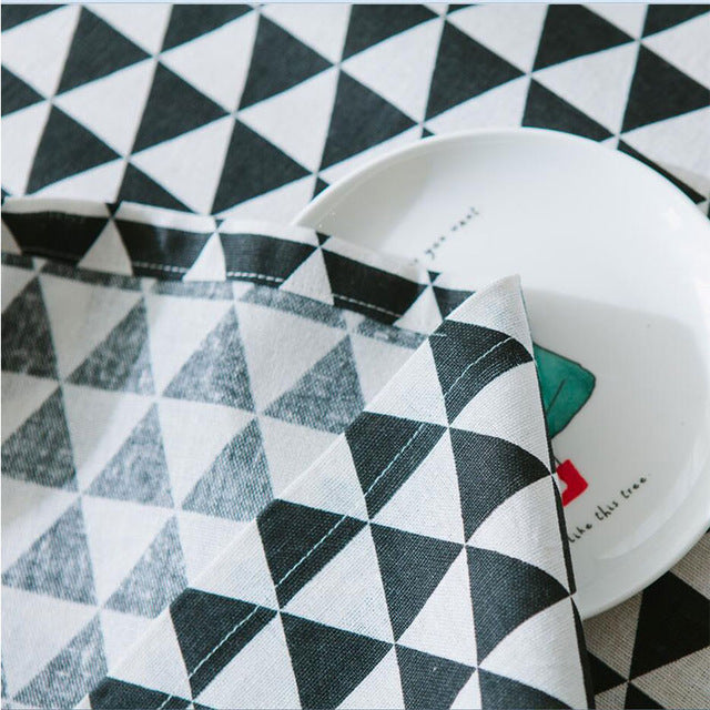 Triangle Pattern Decorative Table Cloth