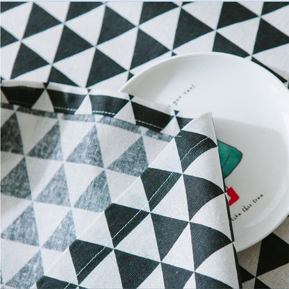 Triangle Pattern Decorative Table Cloth