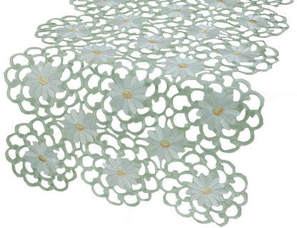 XD10183  Daisy Splendor Table Runner